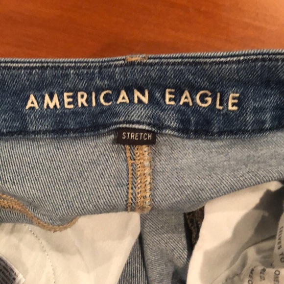 AE Stretch Ripped Curvy Mom Jean-Size 10 Short - Picture 5 of 6